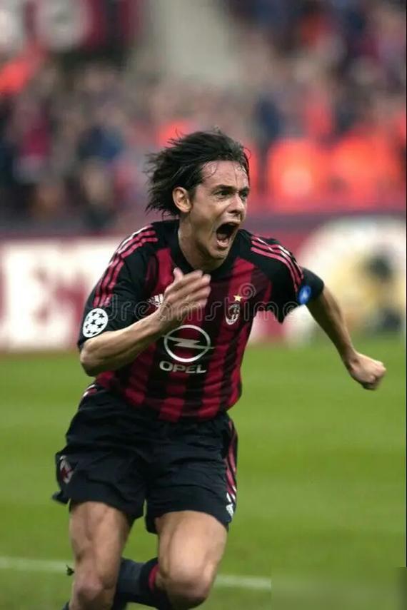 AC米兰，昔日欧冠豪门，如今26轮意甲才轰进41球，进攻居然沦落到靠40岁老将续