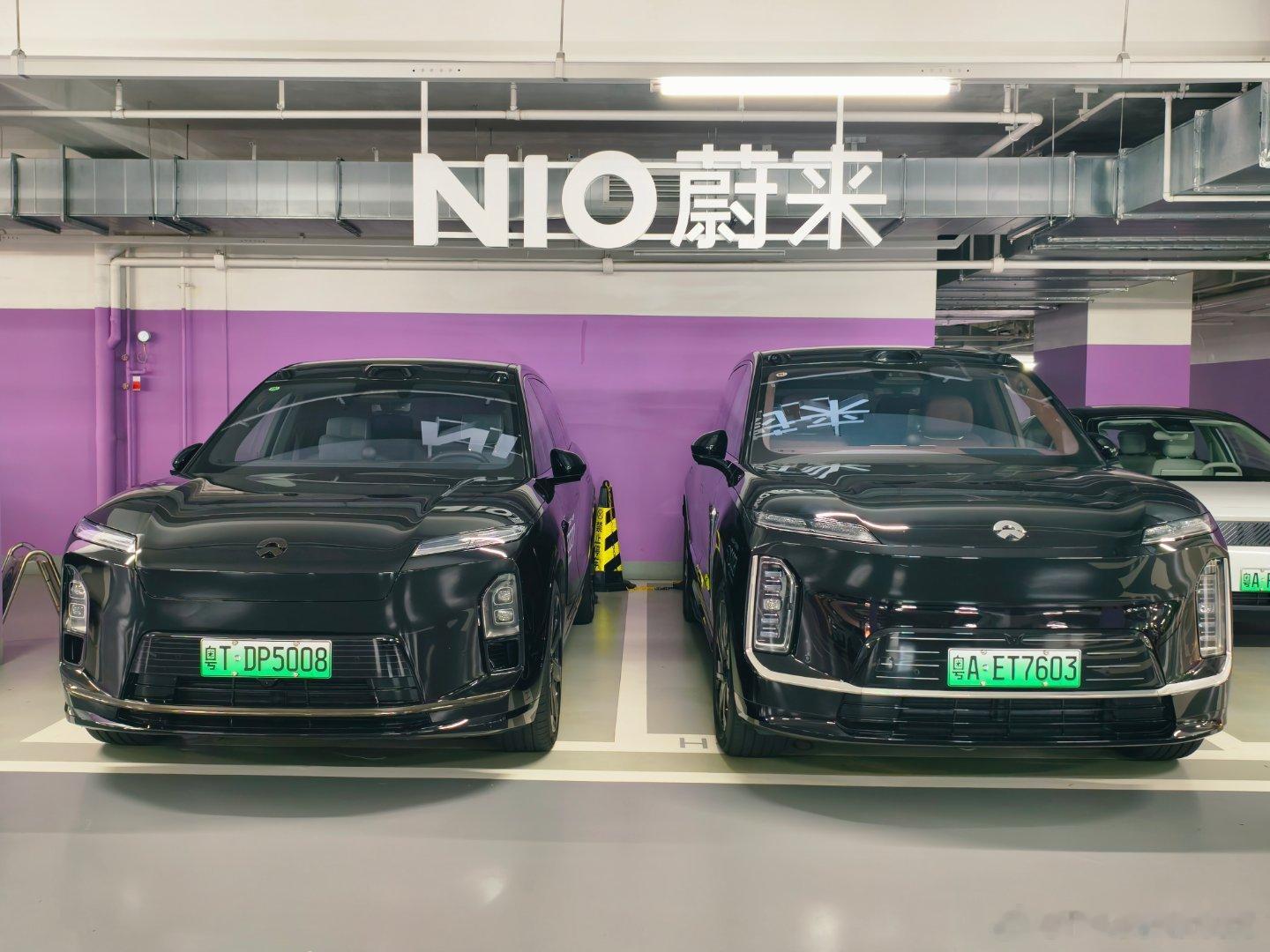 新能源之道蔚来大哥ES8跟旗舰ES9放在一起才显得ES9块头原来有这么大！！