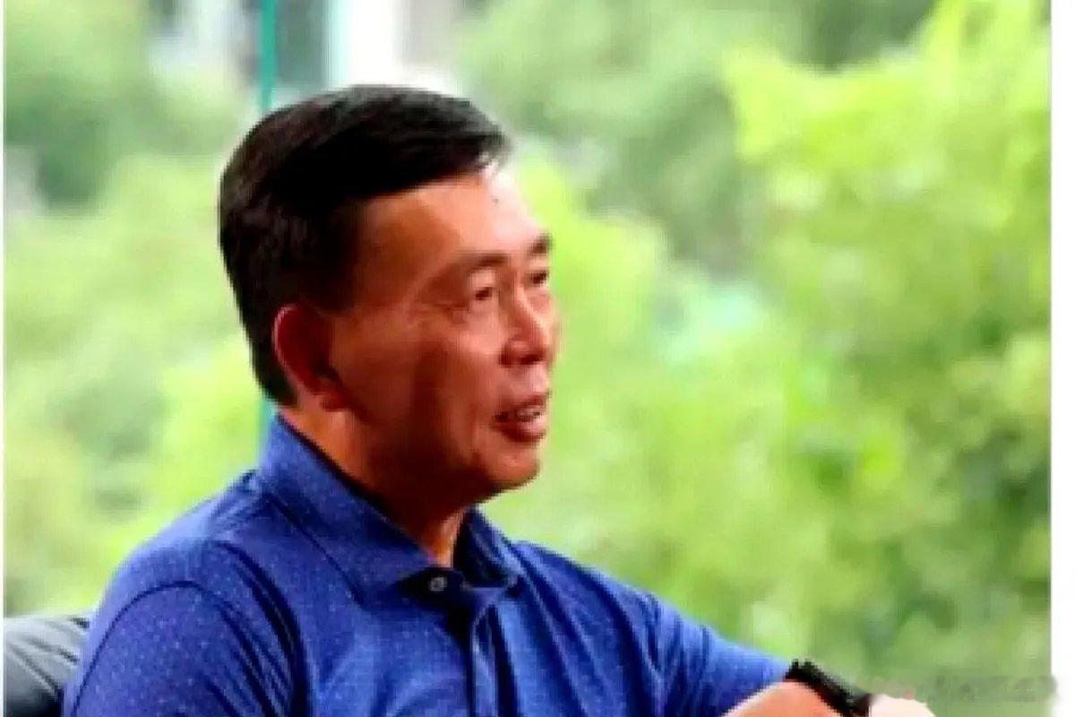 段永平给老家捐了1万股茅台，市值1300多万。但他紧接着就给老家立了个死规矩：这