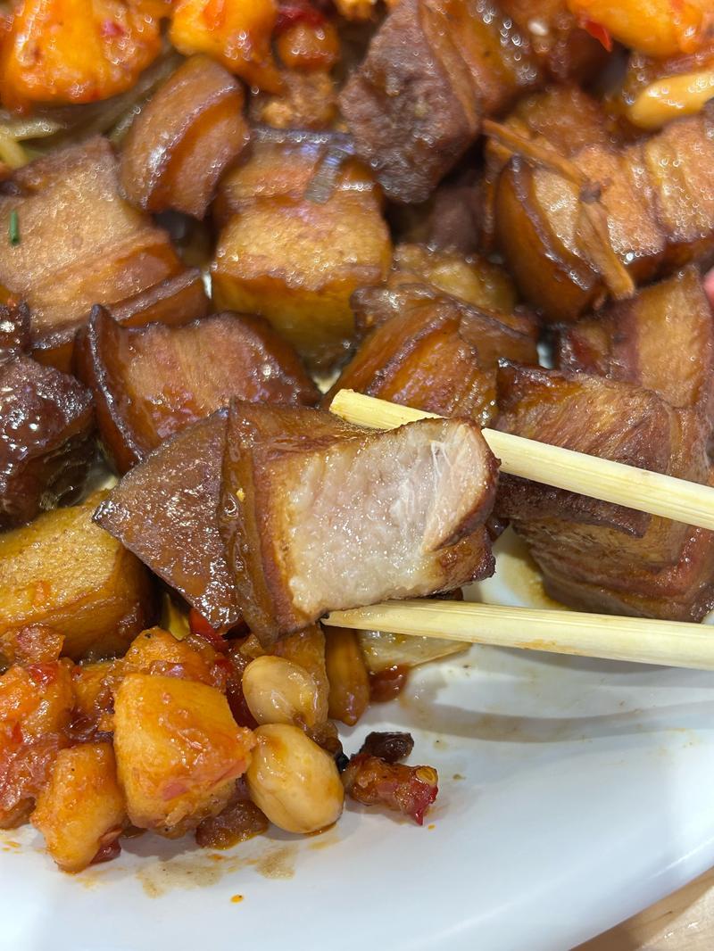 高血压还敢贪嘴吃肥肉？我高血压多年亲测：一口下去，血压直往上窜！得了高血压