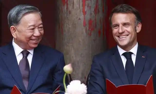 越南其实并不缺钱，你看马克龙到越南走访一遍，接着签了45亿美元的大单，购买20架