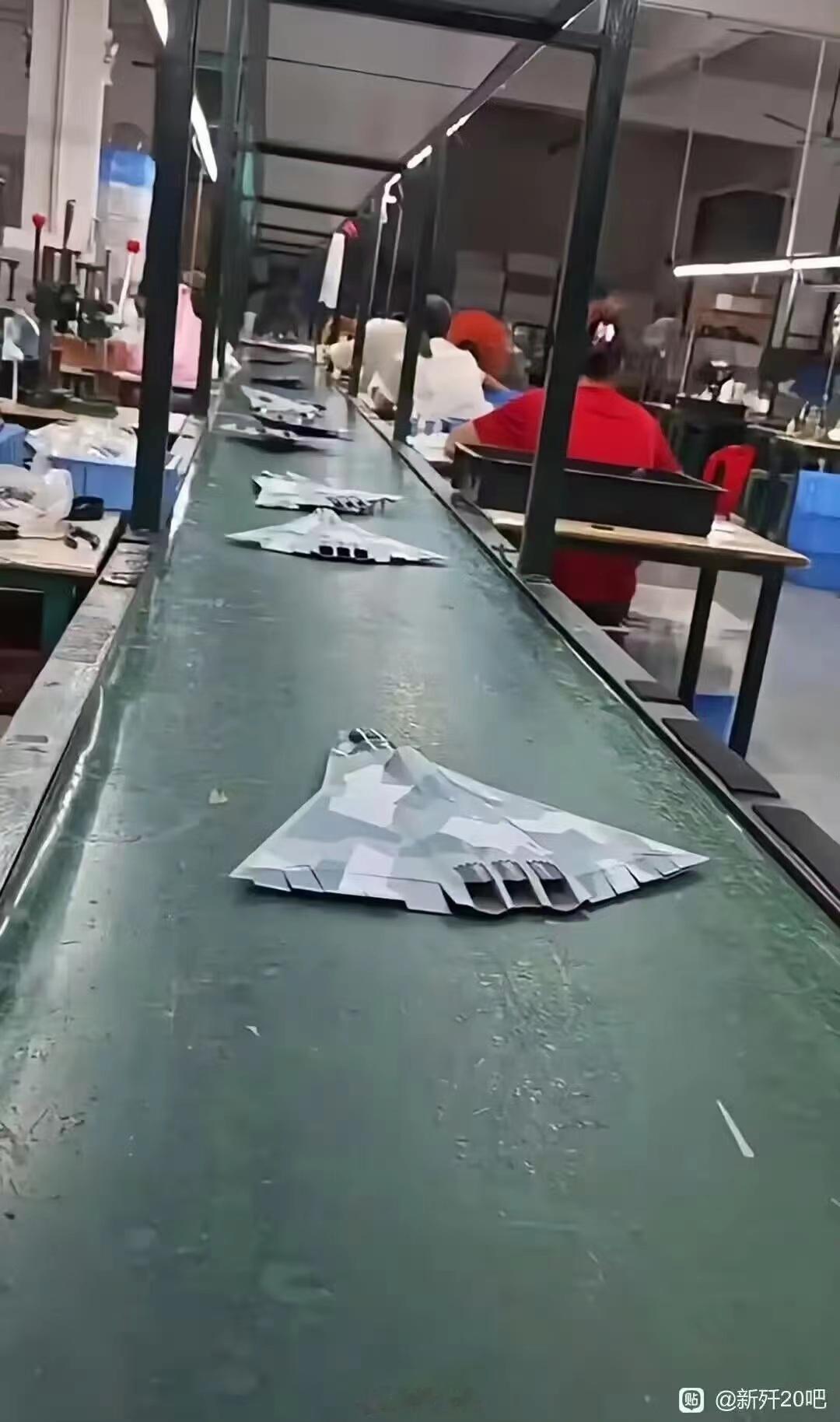 这下老美的天塌了？东大六代机脉动生产线曝光，J-36竟然已经在批量生产中了……[