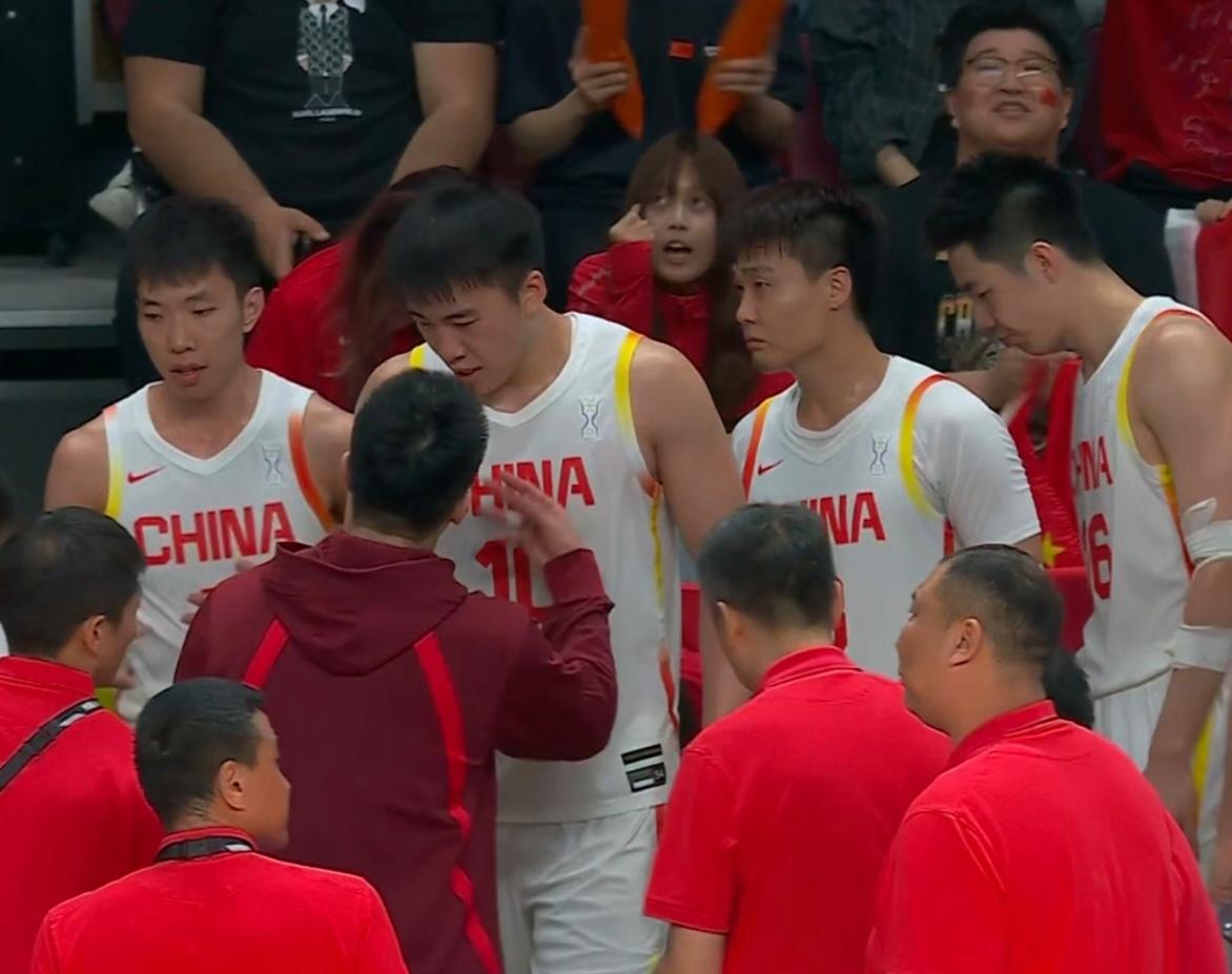 中国男篮各个位置选出两位最佳球员：1号位，赵继伟、赵睿是最佳组合赵继伟是纯正