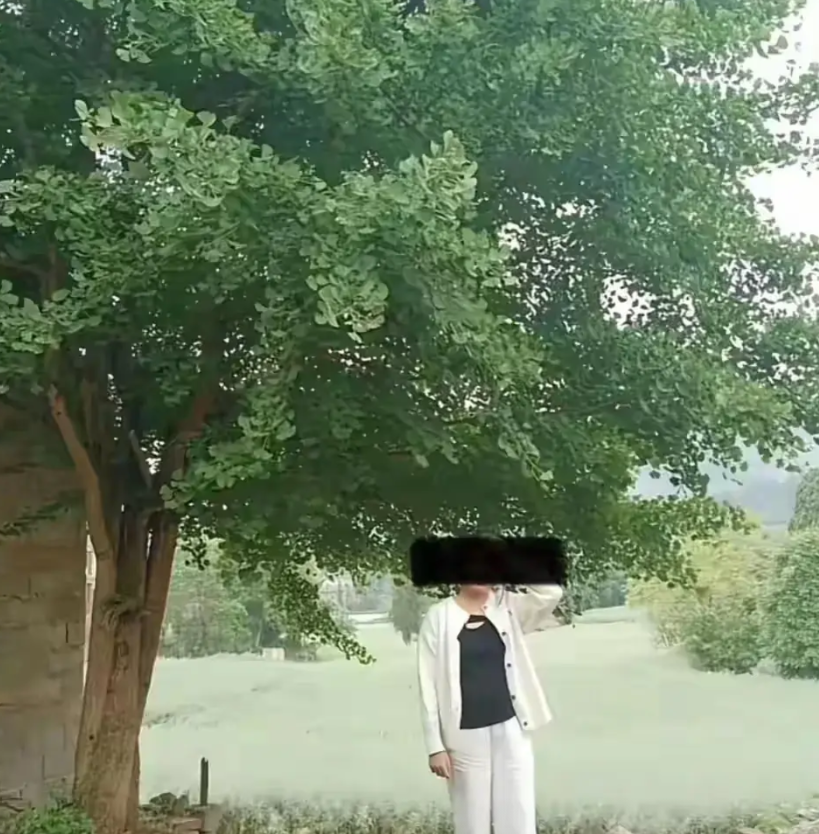 这是恶魔！云南曲靖，一个15岁女孩在外面玩耍之后打算回家时，其14岁的男同学主动