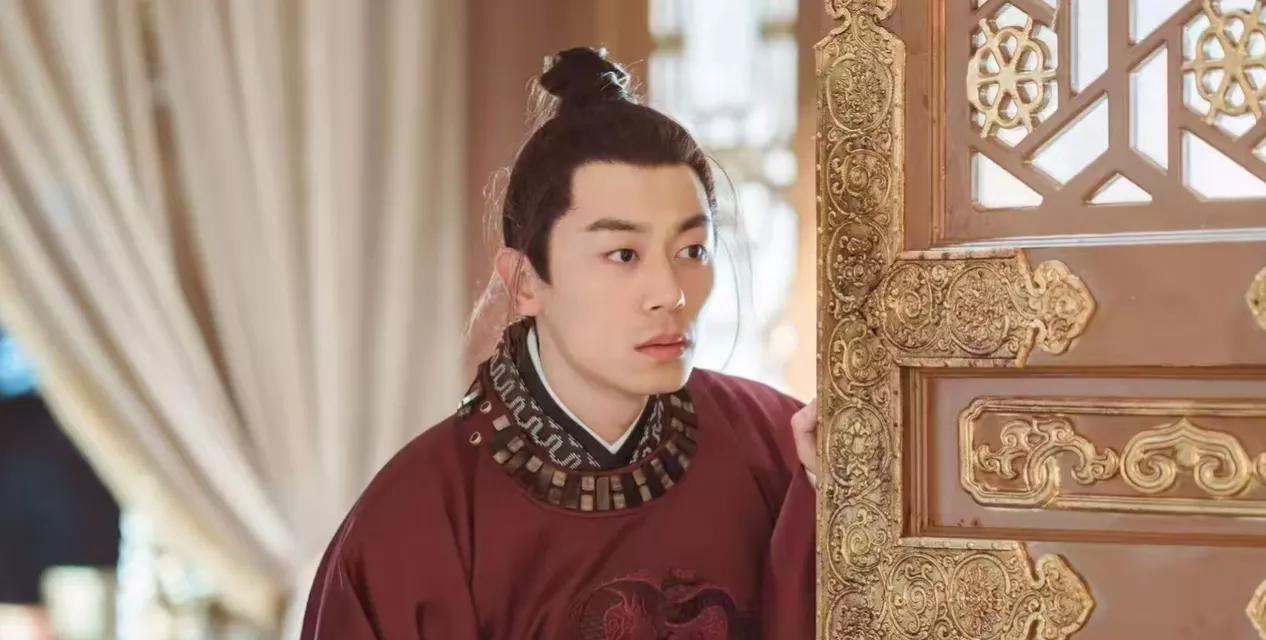 朱高炽去世时，朱瞻基并不在京城，张太后便让同胞弟朱瞻墡监国。朱瞻墡心想：这不是想