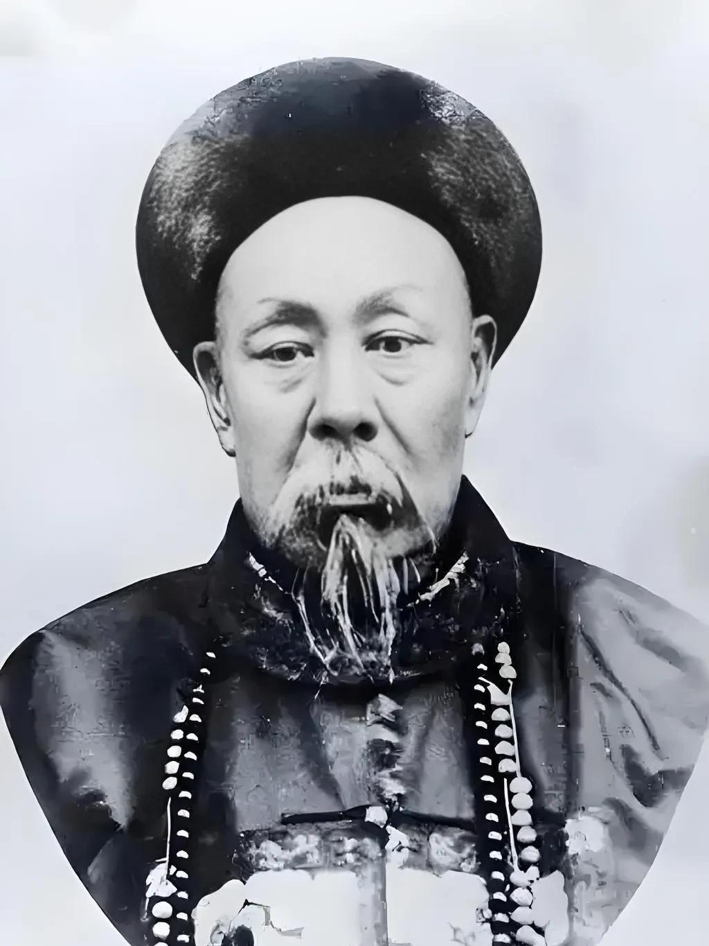 1900年大清京师的10余万清军中，仅有董福祥的甘军尚有一战之力，其余全都是土鸡