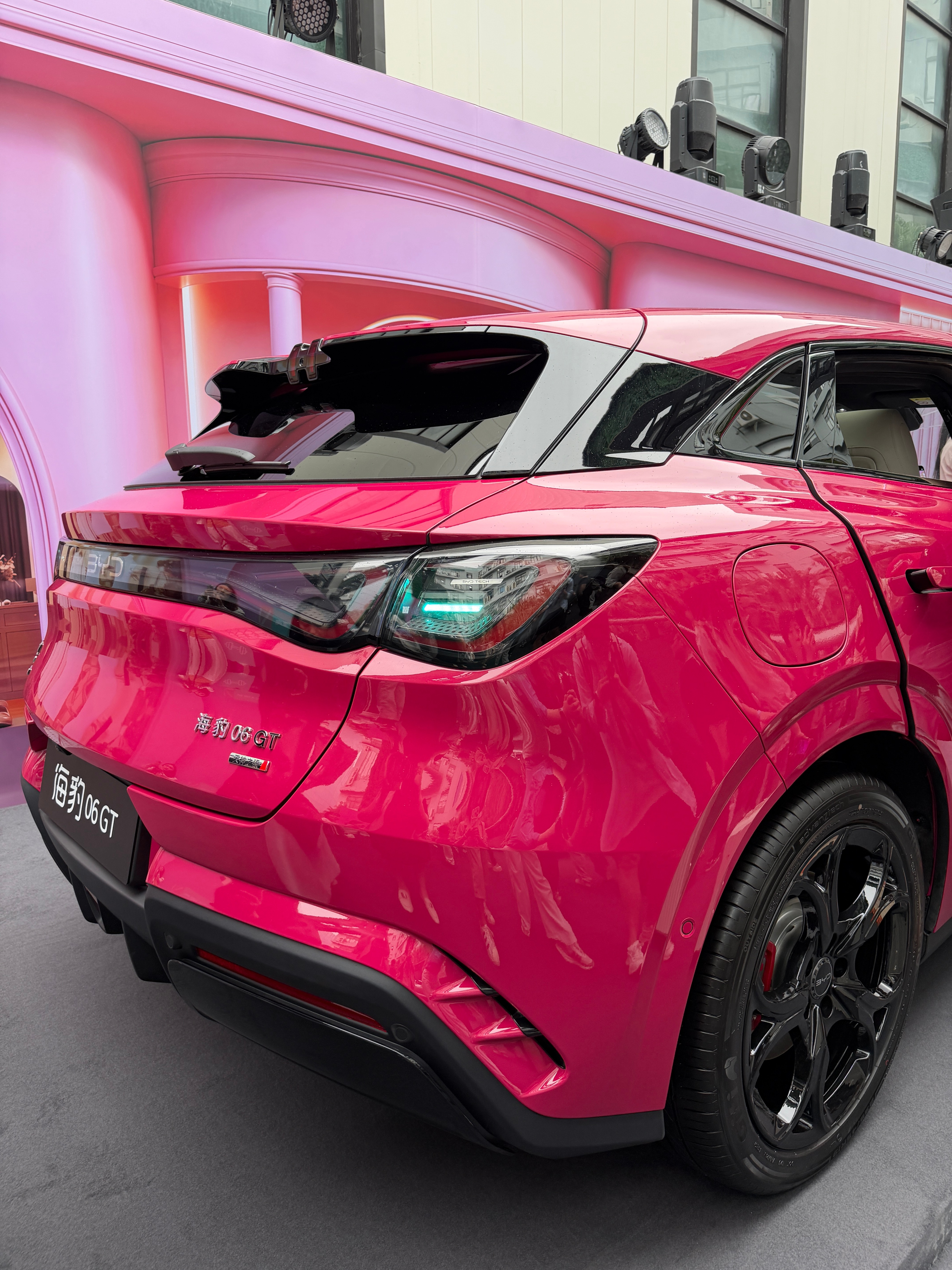 ‼️海洋网深耕个性化赛道！2026款海豹06双车上市，11.19万起选个性座驾✨