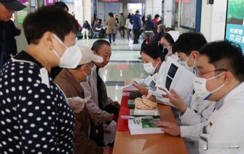 出现房颤,为什么要及时干预治疗?想起之前上夜班时候会诊过的一个病例。这是一个