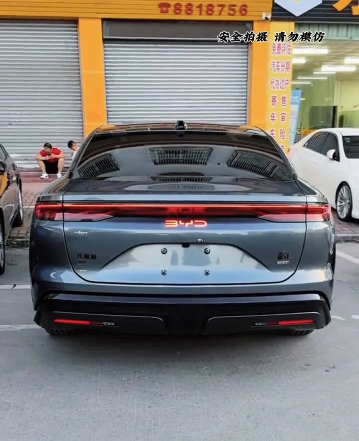 汉LEV最新价：20.38万。2025款比亚迪汉L710千米后驱尊贵型车