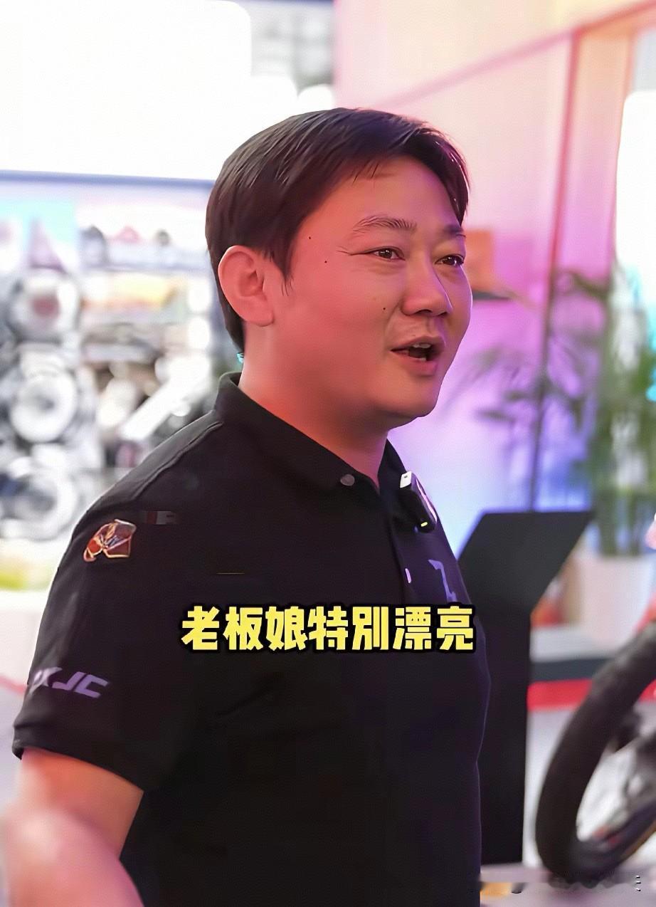 张雪这样回报当初借钱给他创业的人张雪从不忘本，当年肯借钱帮他的人，他自