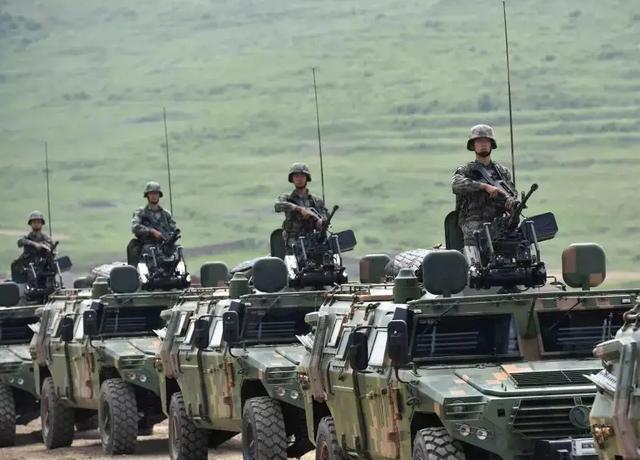 1985年，中国启动百万大裁军，军队编制迎来深刻变革。24个陆军军整编为集团军，