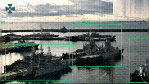 乌军无人艇在黑海偷袭了1艘俄军基洛级潜艇，造成该艇爆炸，俄军14人阵亡，短期无法