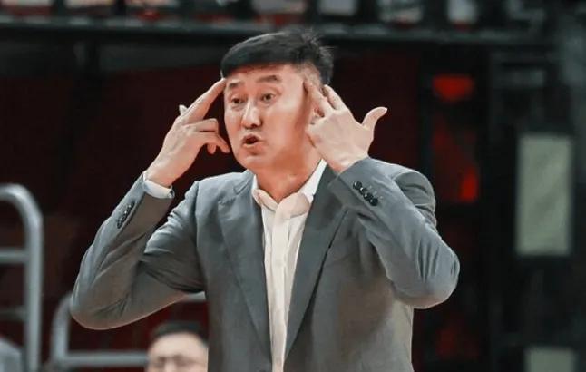 广东队罚球：34罚，21中，61.8%浙江队罚球：18罚，11中，61.1%