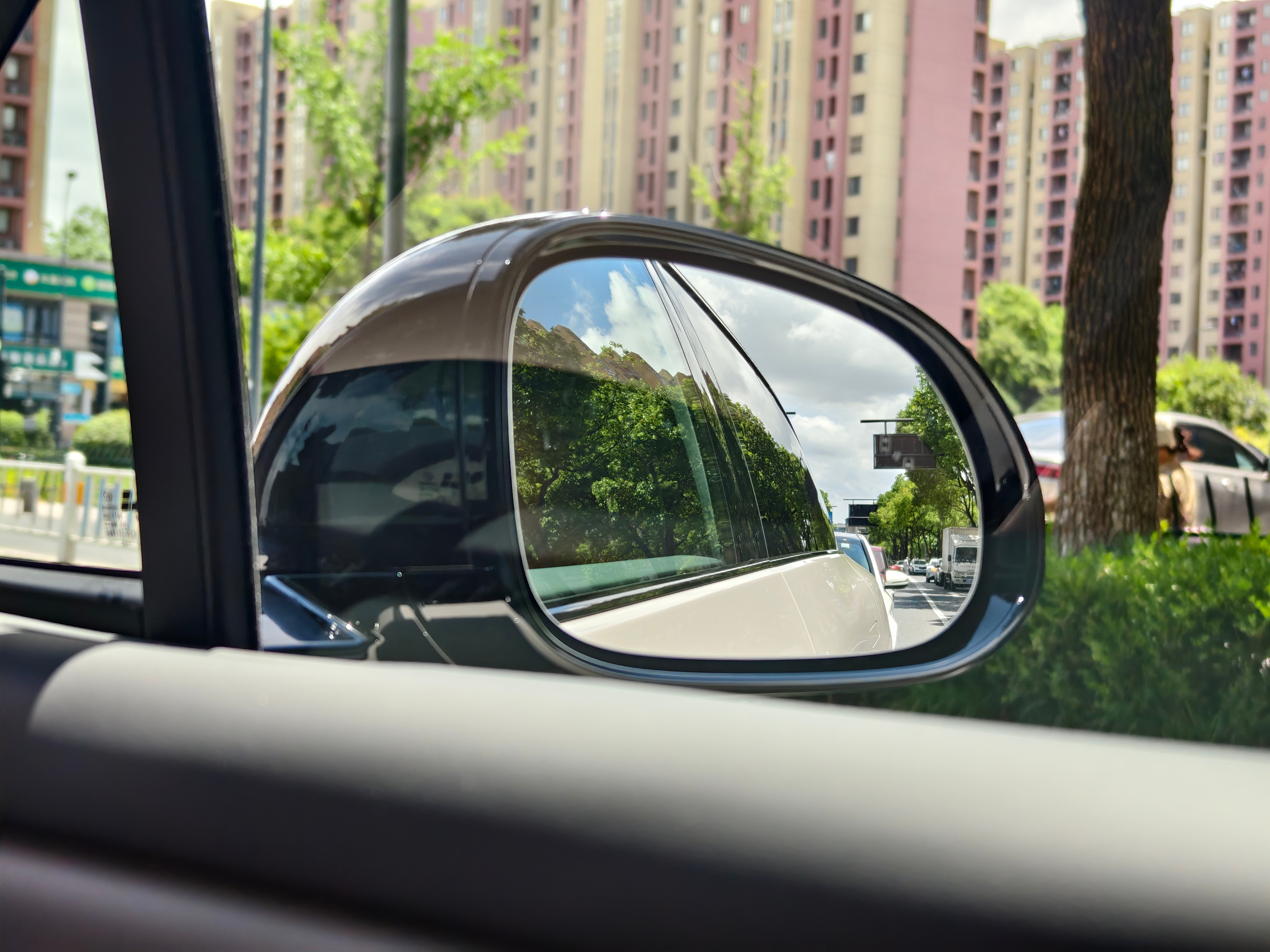 理想i8的后视镜侧面，怎么说？满分10分不管你们给几分我就给10分！理想i8​