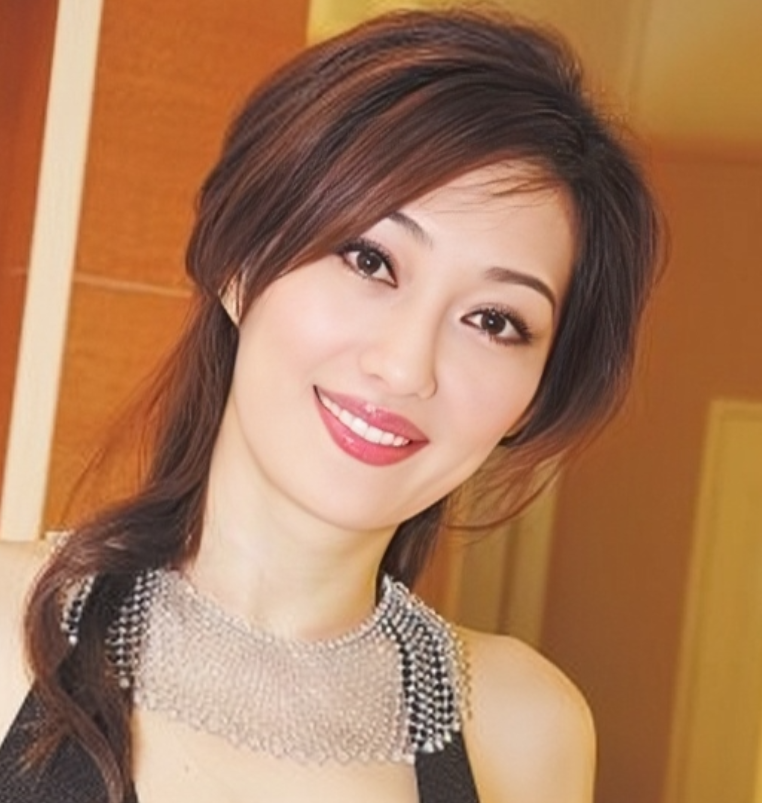 2008年，名模孟广美被男友骗走5亿。男友给她留下一封信后消失，“非常抱歉，我必