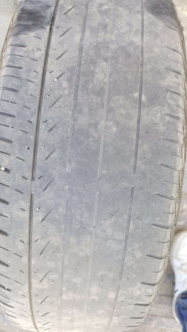 21款别克英朗1.5自吸典范款跑了一万九千多公里，两天条后轮胎吃胎，吃平了，做