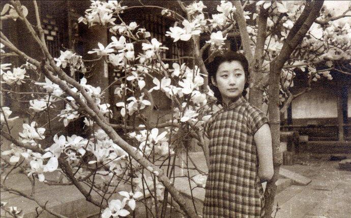 王敏彤（1913—2003），本名完颜童记，满洲镶黄旗人，末代皇后婉容表妹。出身