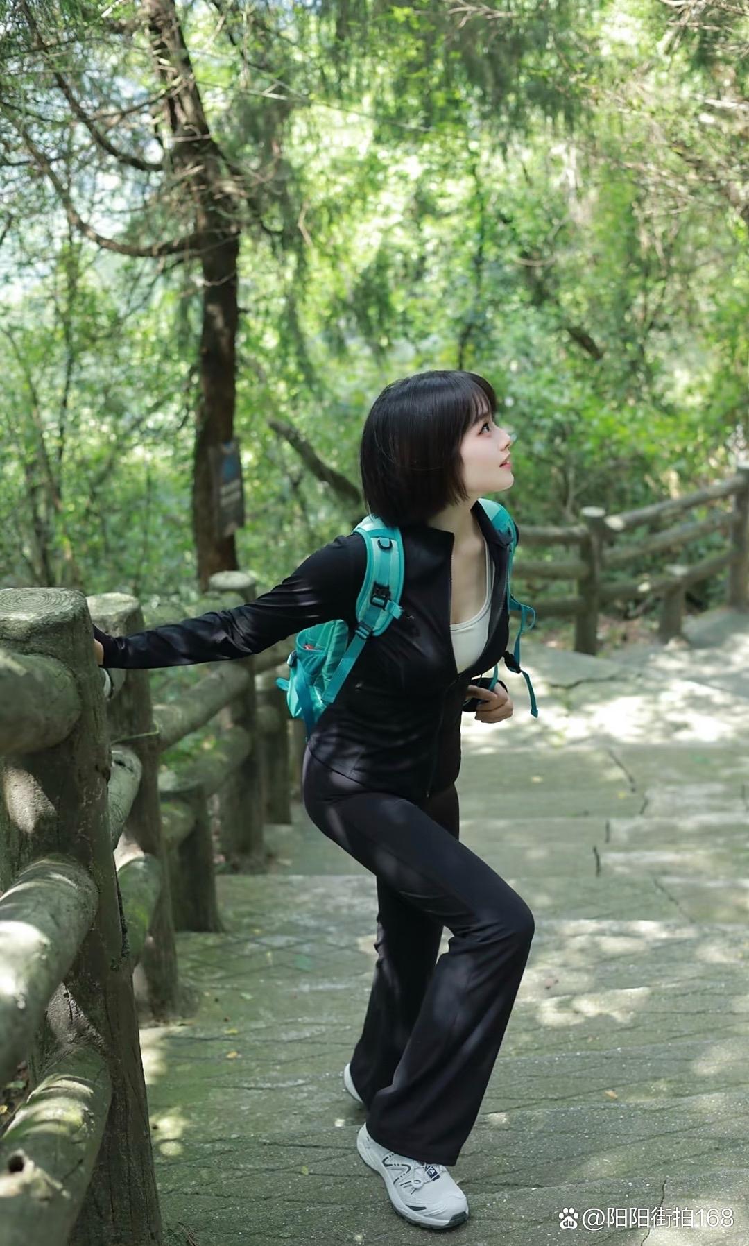 秋天最适合爬山了！