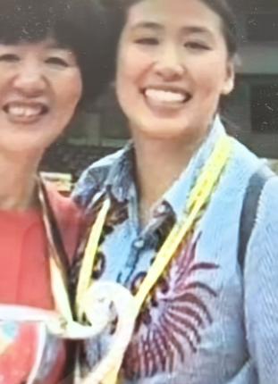 郎平或许做梦都未曾料到，她嫁给身高一米九的白帆，生下女儿白浪后不久便离婚了，十八