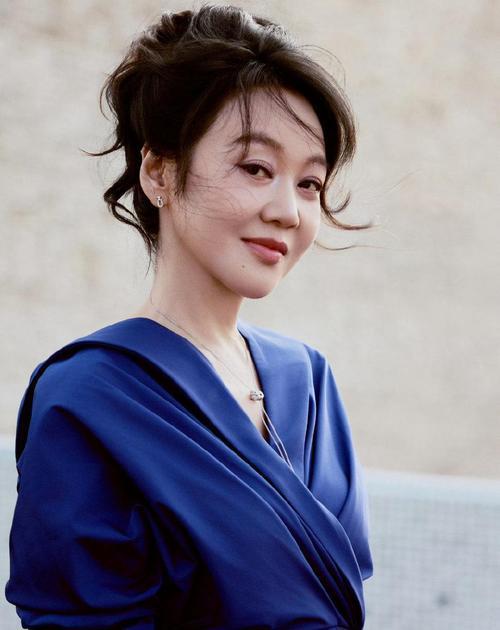 内娱罕见名场面！闫妮自带天生微醺氛围感，真实松弛比刻意漂亮更圈粉✨我在闫妮