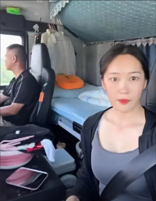 家人们谁懂啊！现在刷个卡车视频都得备好降压药——前一秒还是岁月静好的公路风景，后