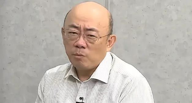 我不会轻信岛内任何一个“名嘴”的关于他是统派的话，我也不是他们任何一个人的粉丝，