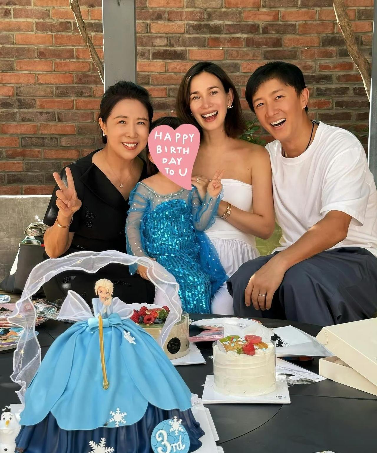 看到41岁的韩庚和老婆给女儿庆生，才明白韩庚的结婚绝对不是一时冲动。最近不少明