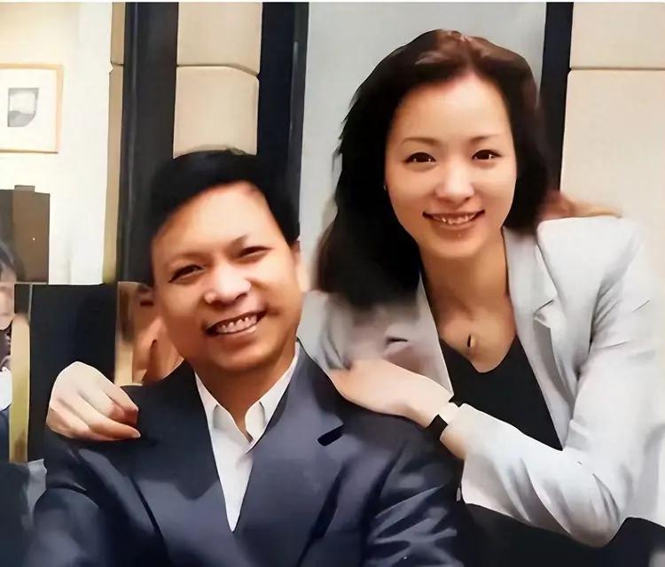 “我这一生最懊悔的事，就是让心爱的女儿嫁给密春雷。”说这番话的，是董卿81岁的父