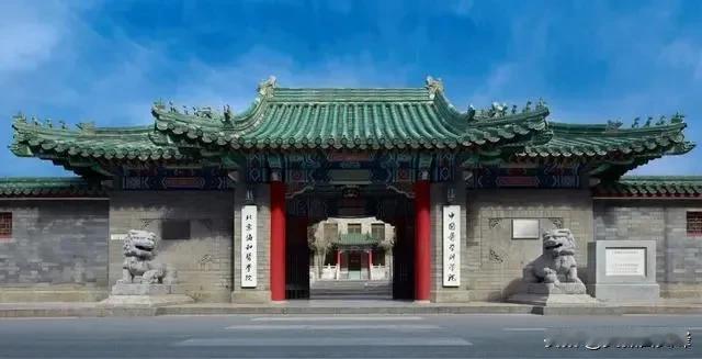 学医很好，但选择清华真的真的不好。在中国真正称得上顶尖医学院前5的就那么几所：