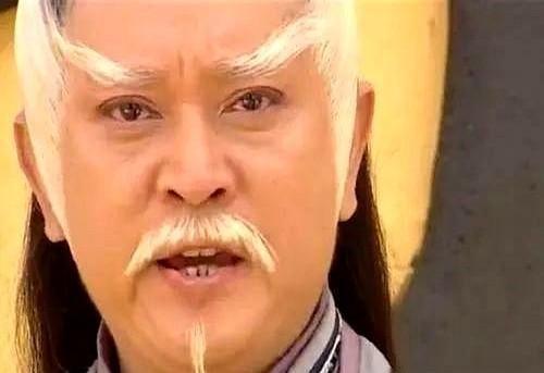 张三丰的光环，遮住了武当七侠的真实战力。看战绩，很残酷。张翠山被谢逊一招碾压