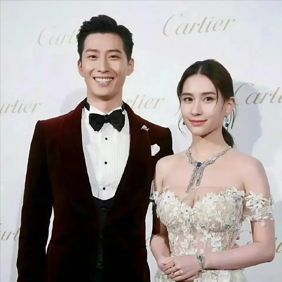 何超莲和窦骁在一起之前，有一个将近长达十年的娱乐圈男朋友，而这个男朋友就是何超莲