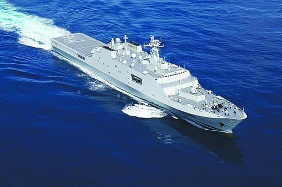 中国071舰真的用激光“扫射”菲律宾？中国海军确实正在071型船坞登陆舰上测试