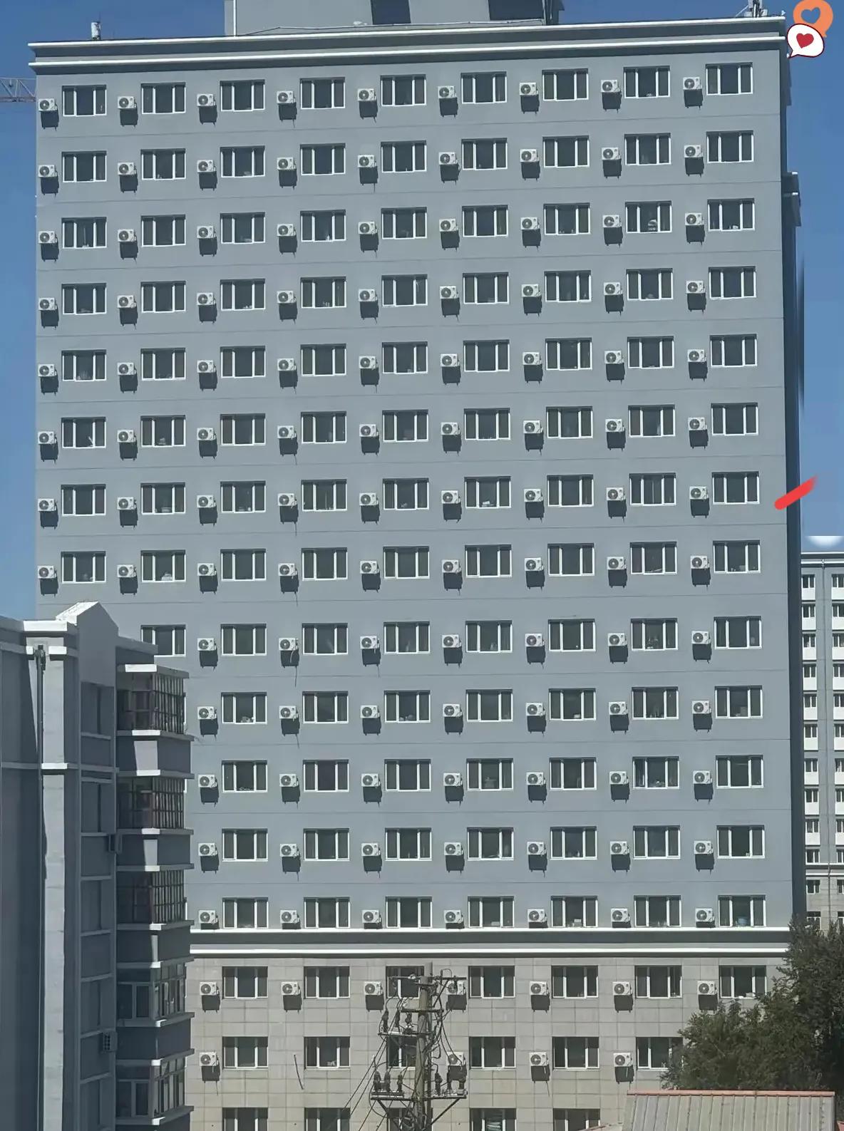 哈尔滨工程大学暑假招标采购了7064台空调，格力中标了。看这安装效果，房子设计