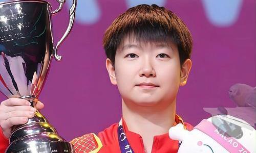 孙颖莎能不能获得中国大满贯女单冠军？我对许多质疑声的回答是：只要是无伤病，冠军非