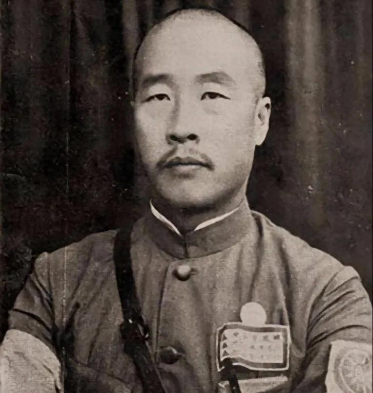 1926年，剥皮将军张宗昌终于如愿以偿，霸占了美人陈佩瑜。新婚之夜，张宗昌下令把