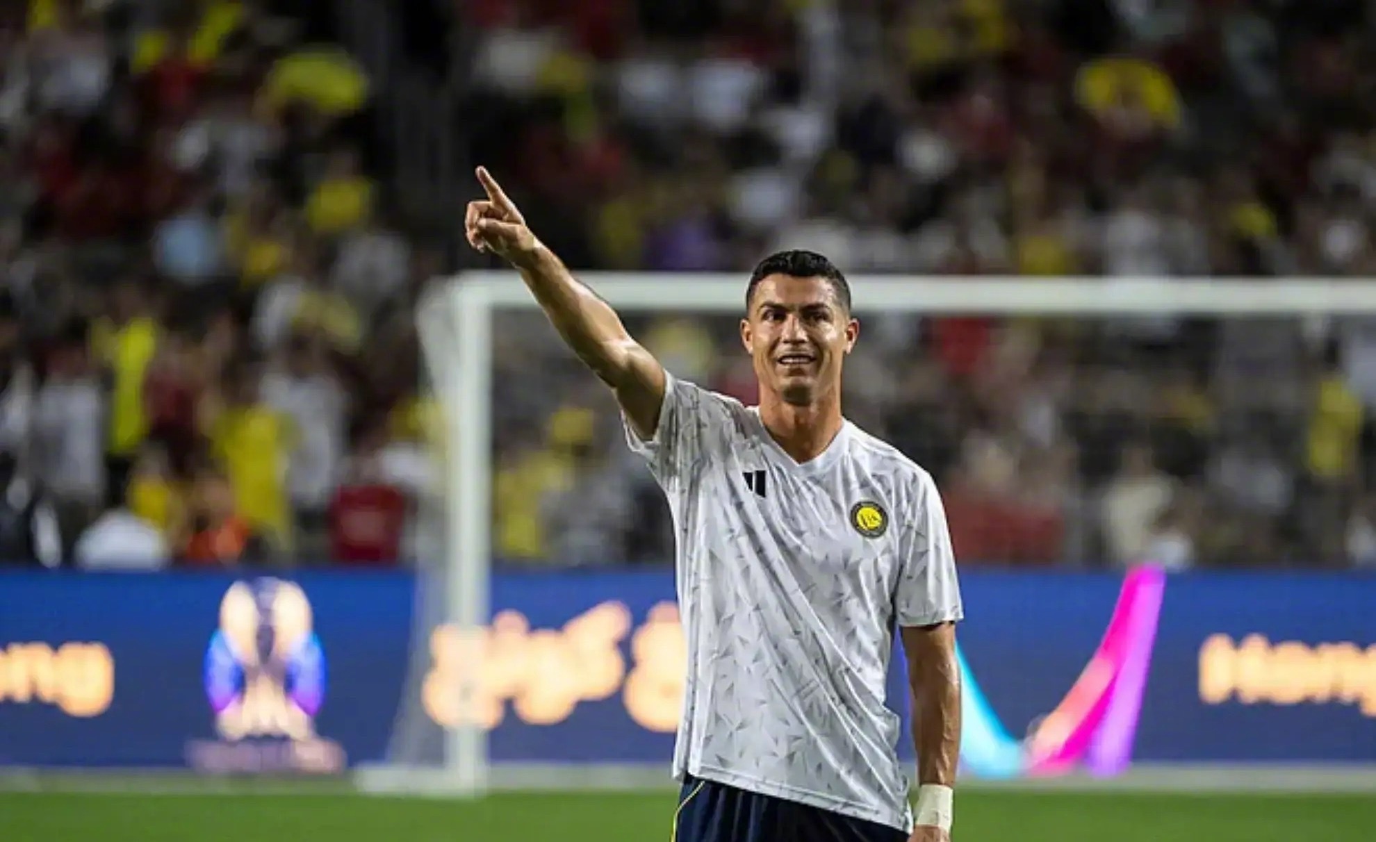 据沙特媒体365Scores报道，C罗将初步收购利雅得胜利15%的股份，这笔交易