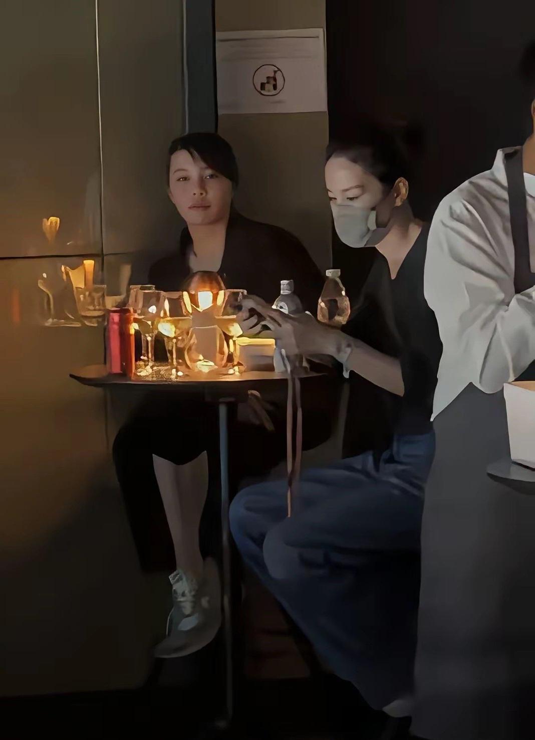 王菲大抵是不会再婚了。谢霆锋在台上唱歌的时候，他的父母就在现场，可她却没去打招呼