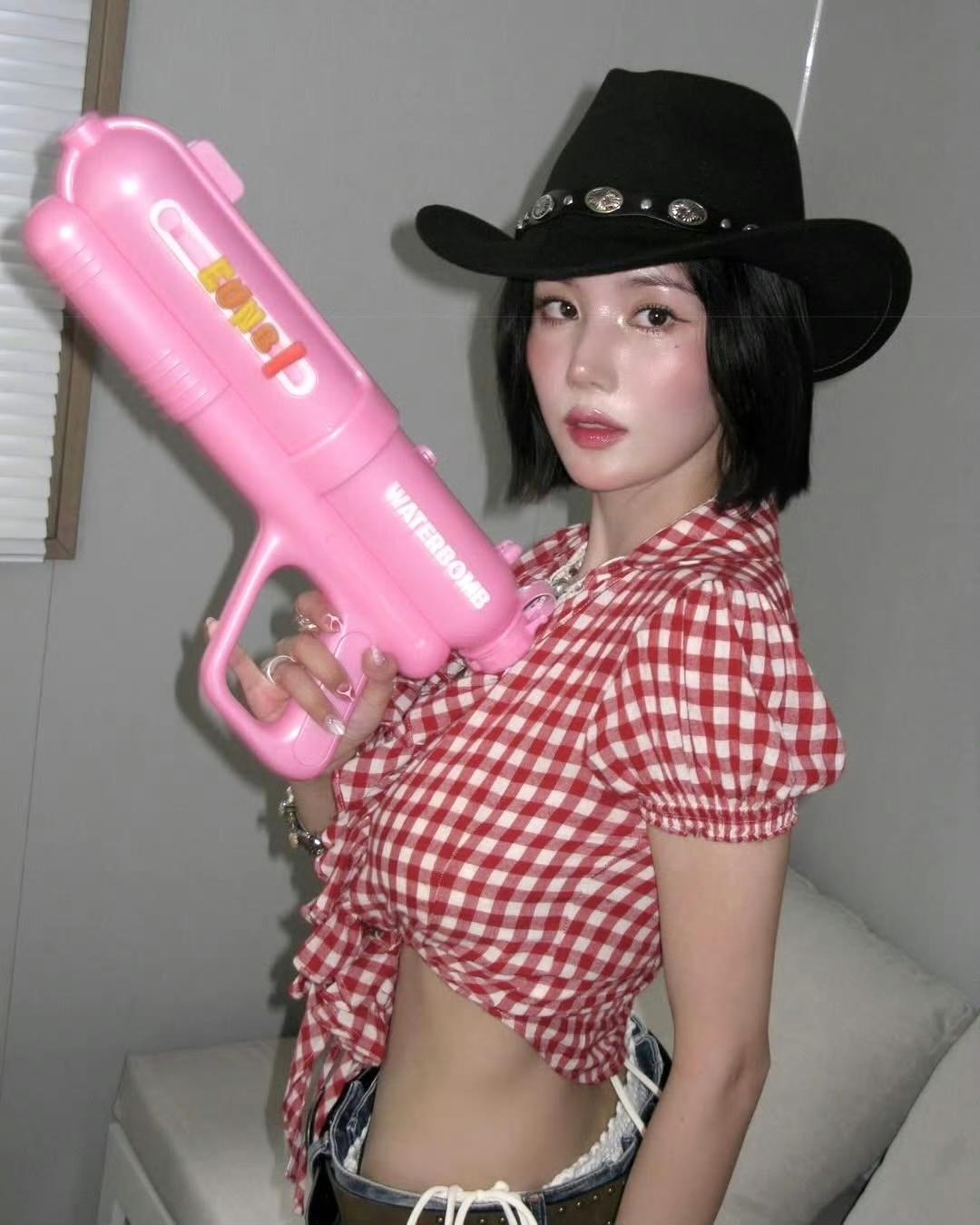 Waterbomb节上权恩妃这组也太好看了吧妩媚性感却一点不低俗