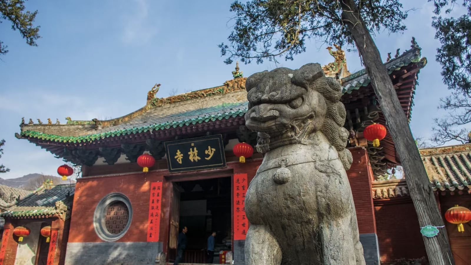 信仰异化的灵魂之困。释永信事件引发的舆论风暴，远不止于对一个宗教人士的