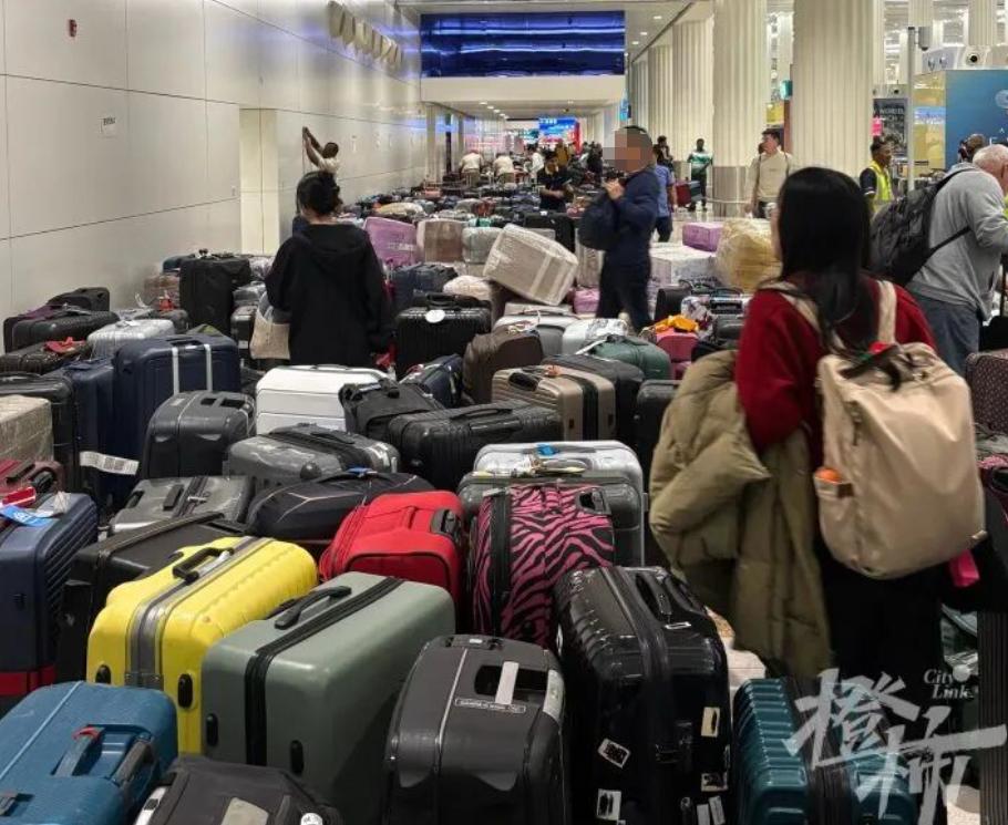 发现个奇怪现象：战争爆发，不少去迪拜度假的人，在网上吐槽求助！评论区却出现了嘲讽