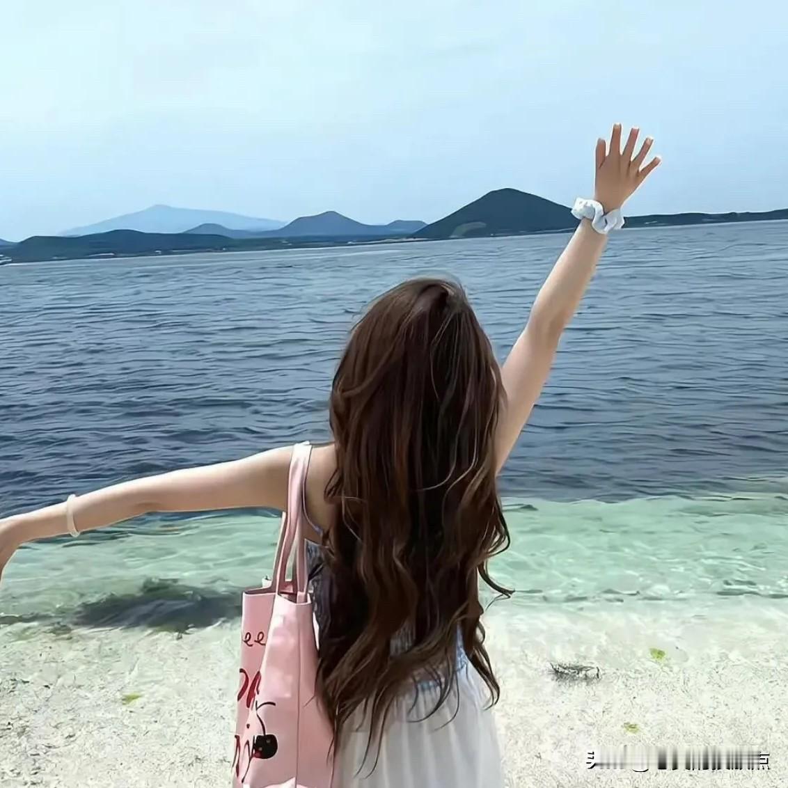 聪明的女人宁可守着无爱的婚姻也不会轻易的离婚不是她找不到更好的，也不是她