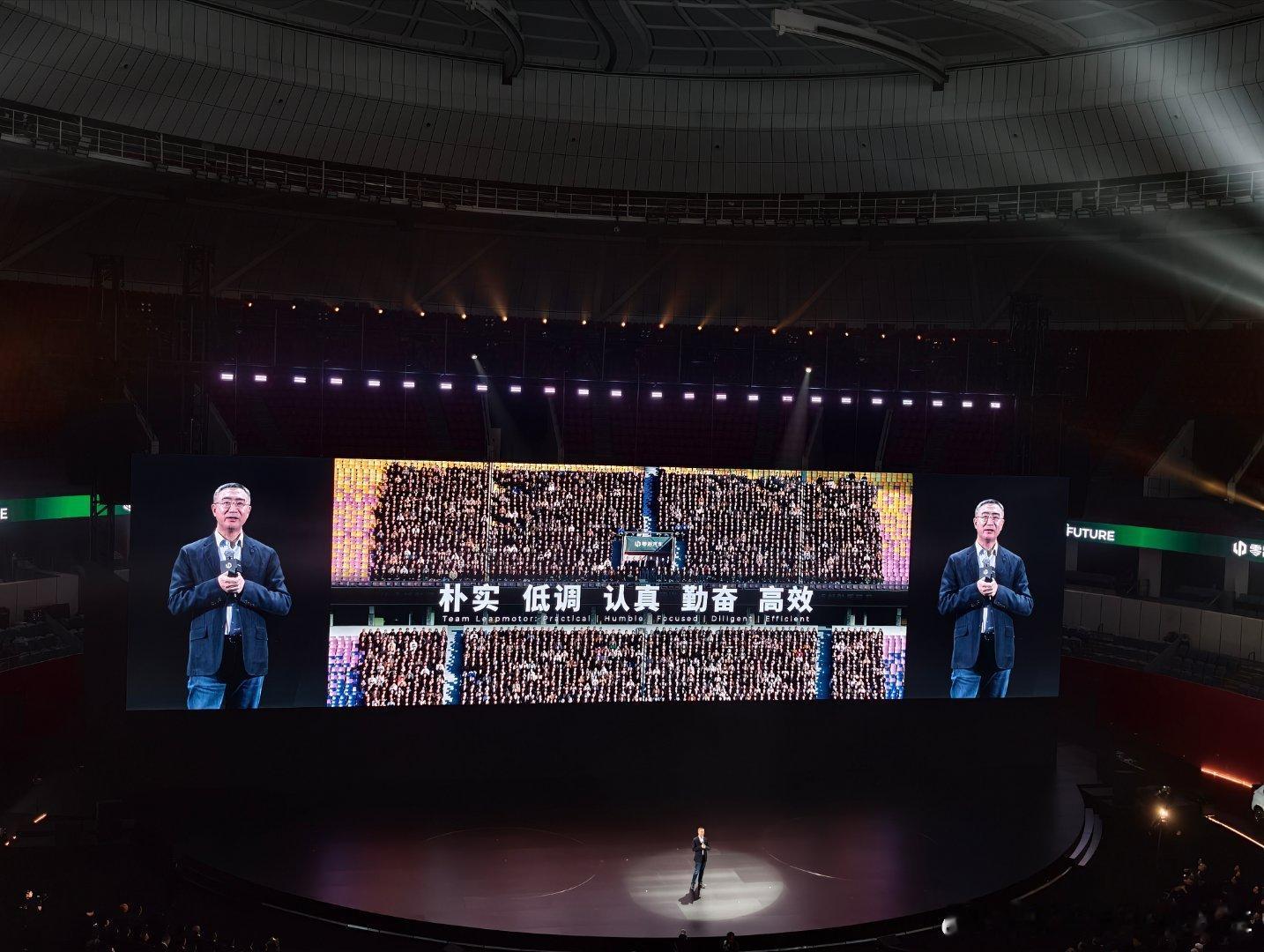 一个冷知识：零跑不只是造车厂，更是一家零部件制造厂。电池包、电驱、电子SMT域控