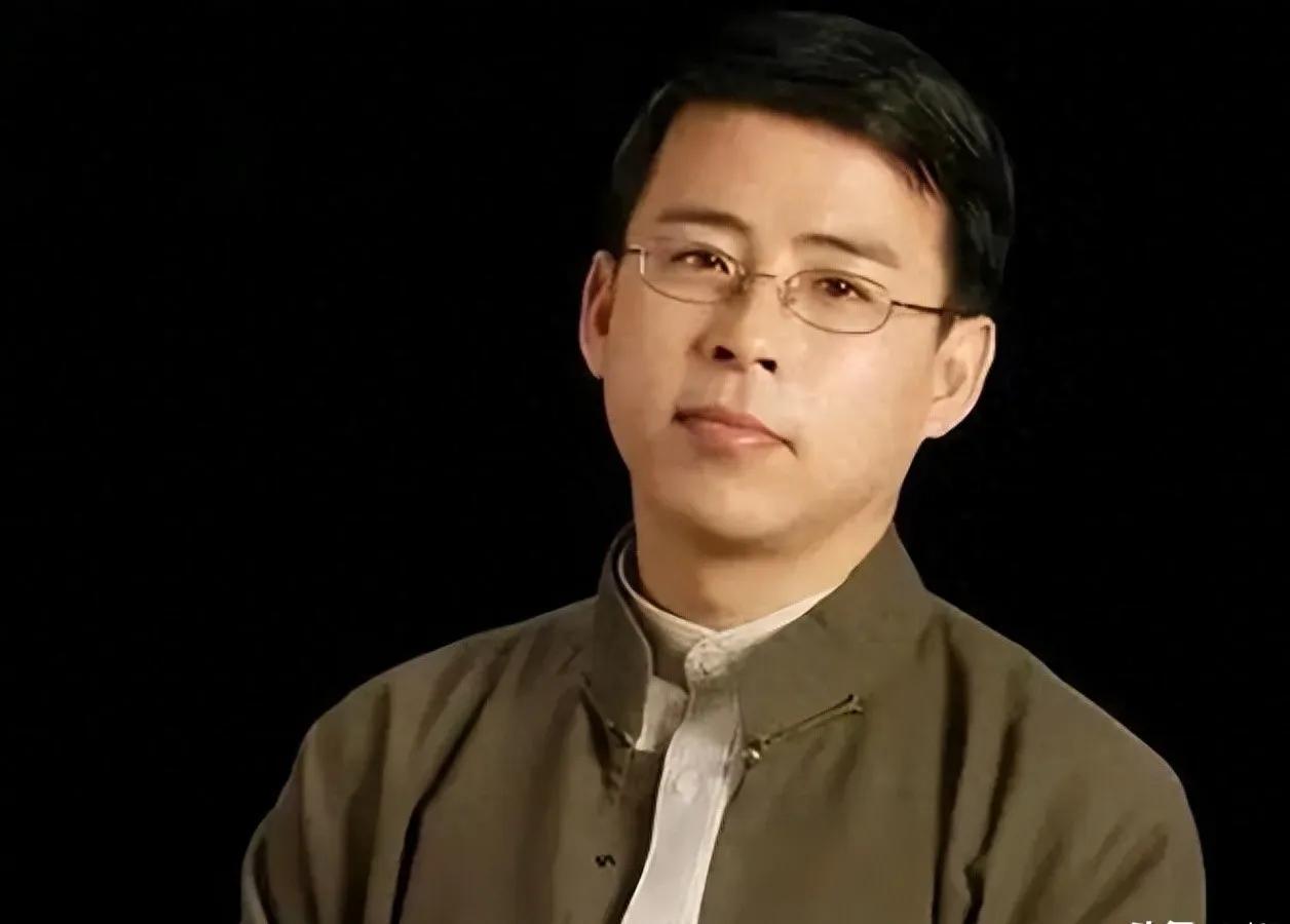 阿丘应该为2020年那条微博道歉。这不是一句“翻了篇”就能带过的事。他当时说