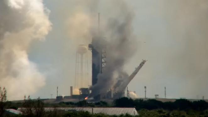 spacex猎鹰重型火箭似乎把啥东西烧了？