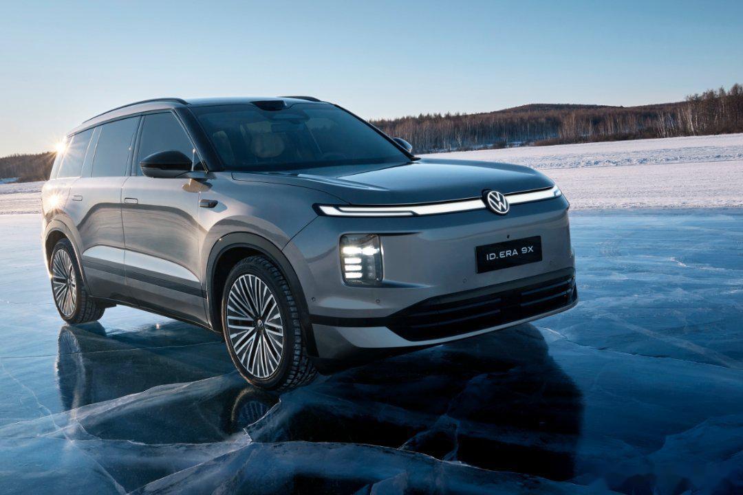 就说黄金增程系统吧！它是针对“亏电油耗高”“发动机介入突兀”“亏电动力软”三大痛