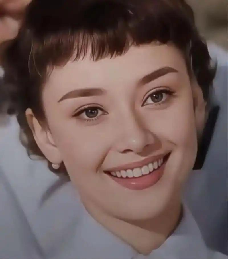 吐槽一下我以为的女人。女人多活在童话里，看不清真相，不愿意面对残酷的事实，把