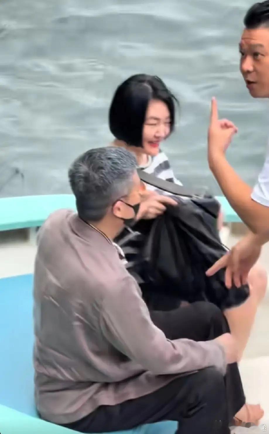 许雅钧爱不爱小S，我不关心！不过这男人在外头会给足面子小S，那倒是真的。还有一点