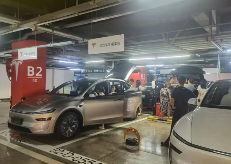 特斯拉统治力太恐怕了给中国的所有新能源车企上了一课首先，坚持不做一些虚头