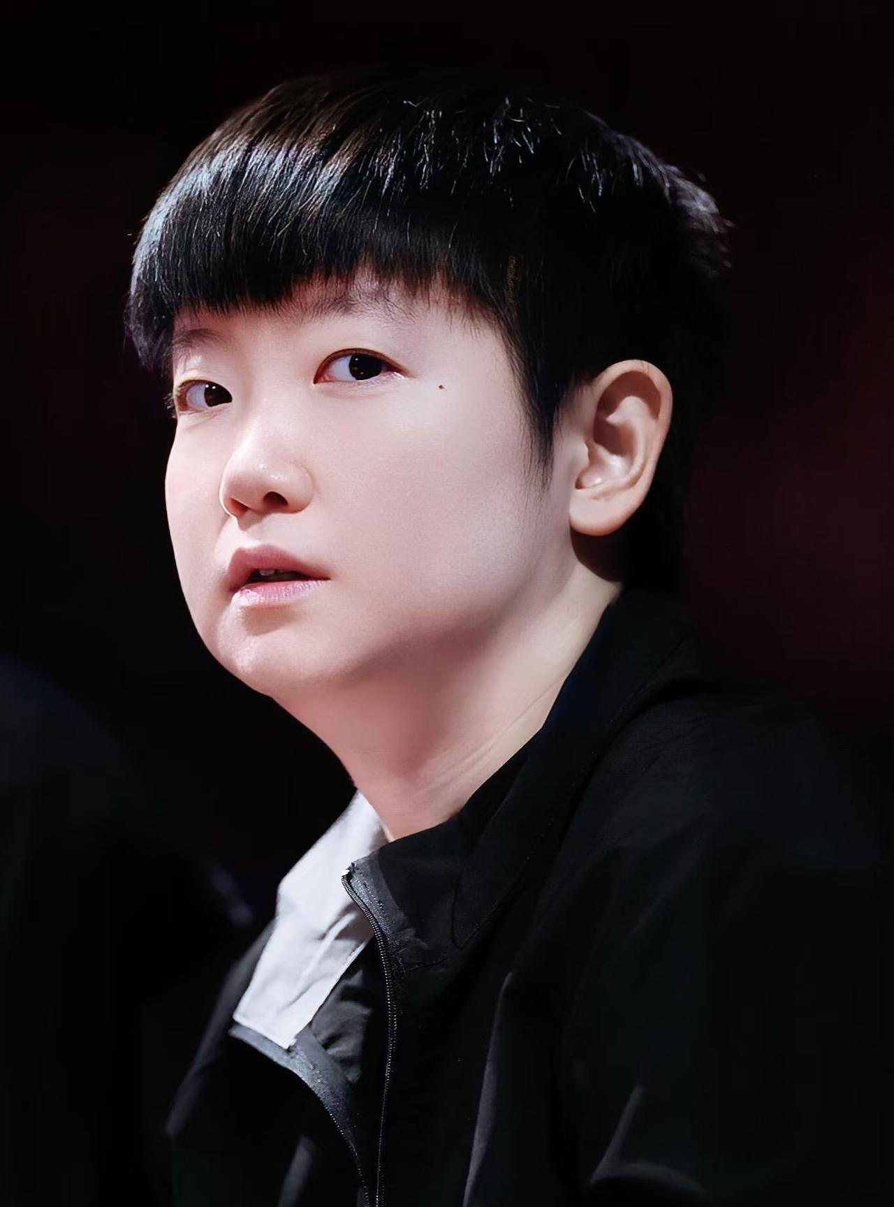 #我的宝藏兴趣#乒超联赛第三阶段深圳大学队的教练都闲置了队友下来都是莎莎一