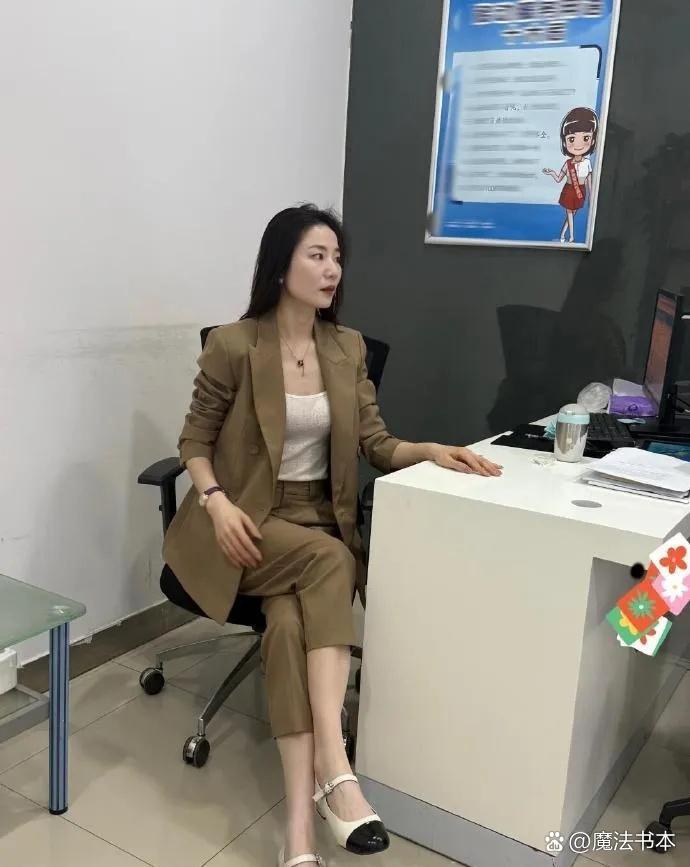 有这样的女同事，你愿意陪她加班吗？